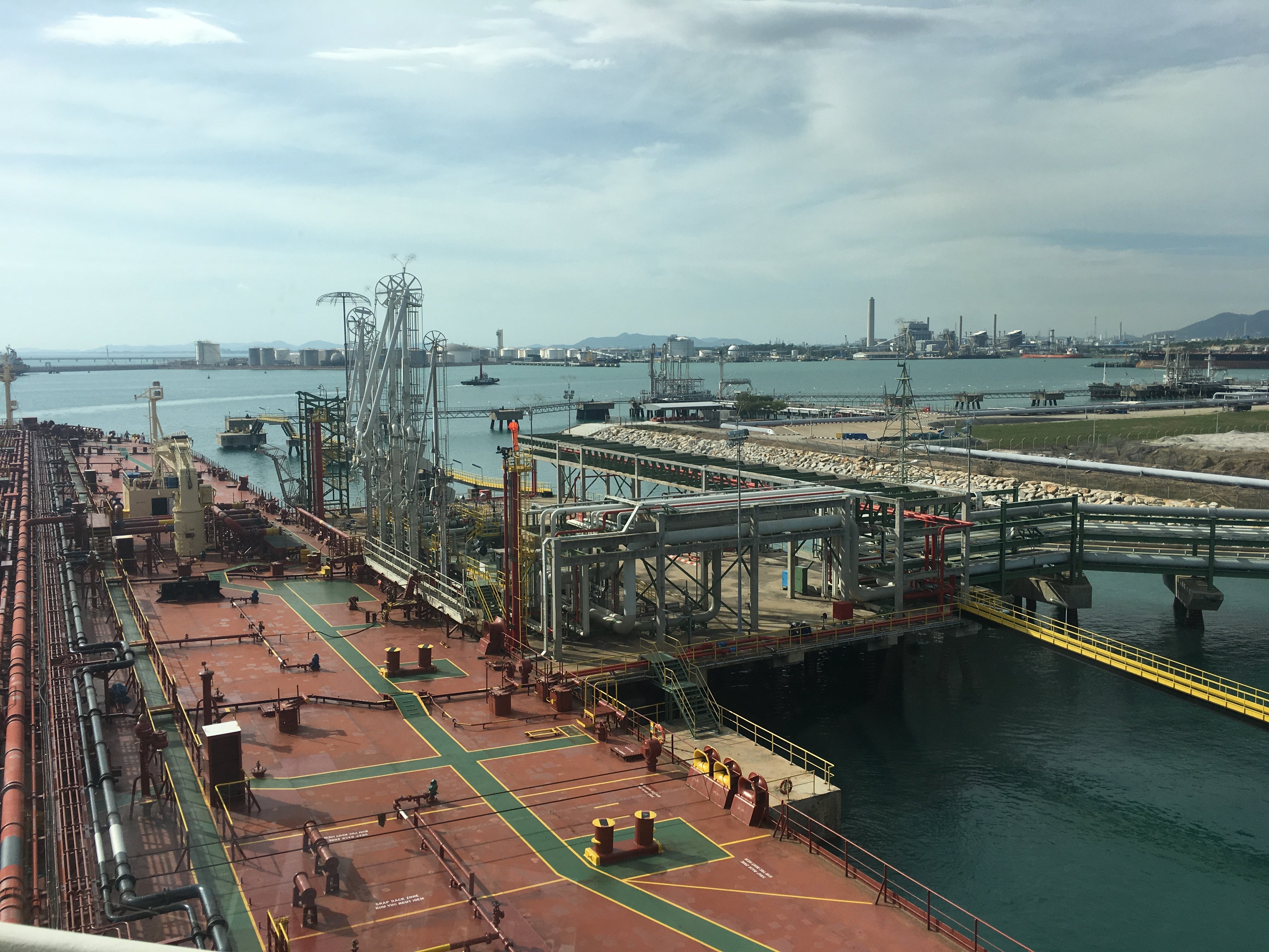 Để Hạn Chế Rủi Ro Tàu Bị Bắt Giữ Vì Còn Nợ Tiền Dầu Khi Cho Thuê Tàu Định Hạn